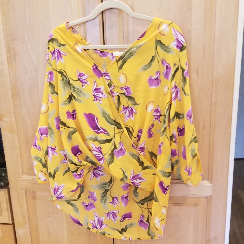 Lush Surplice Draped High/Low Hem Blouse
SZ M NWT